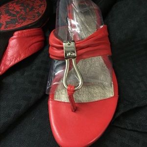 Sofft Coral Sandals